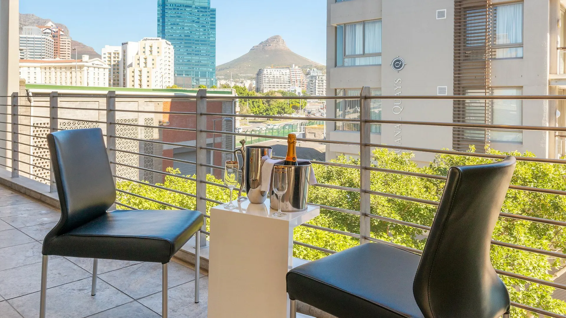 Apartment Harbour Bridge Ivory Suite Cape Town