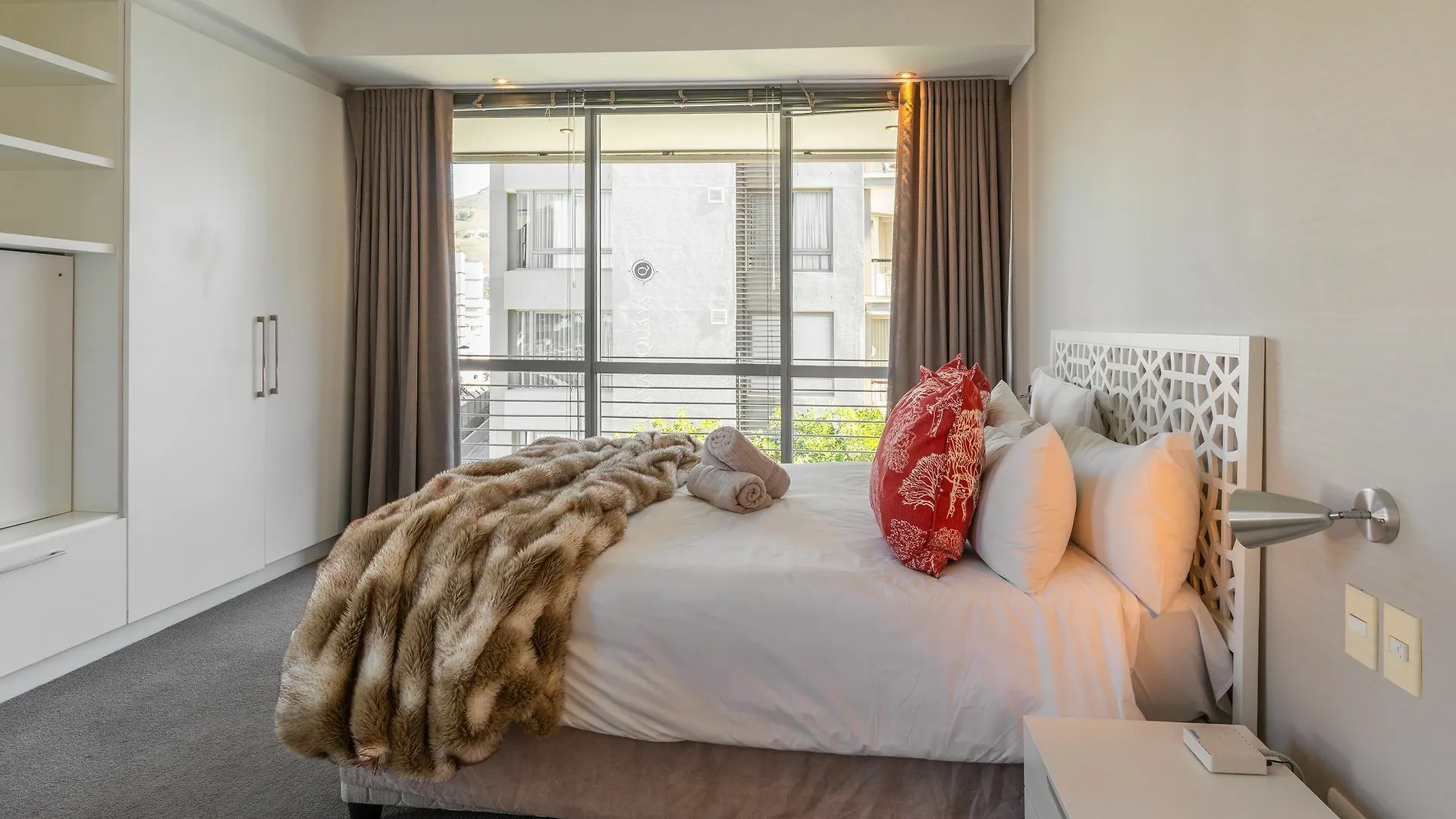 Harbour Bridge Ivory Suite Cape Town Apartment